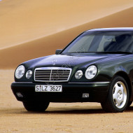 Бампер передний в цвет кузова Mercedes E-Class W210 (1995-2002)